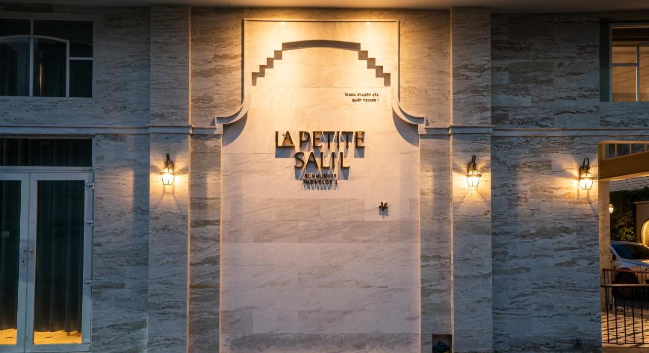 La Petite Salil Sukhumvit Thonglor 1 Hotel Banguecoque Exterior foto