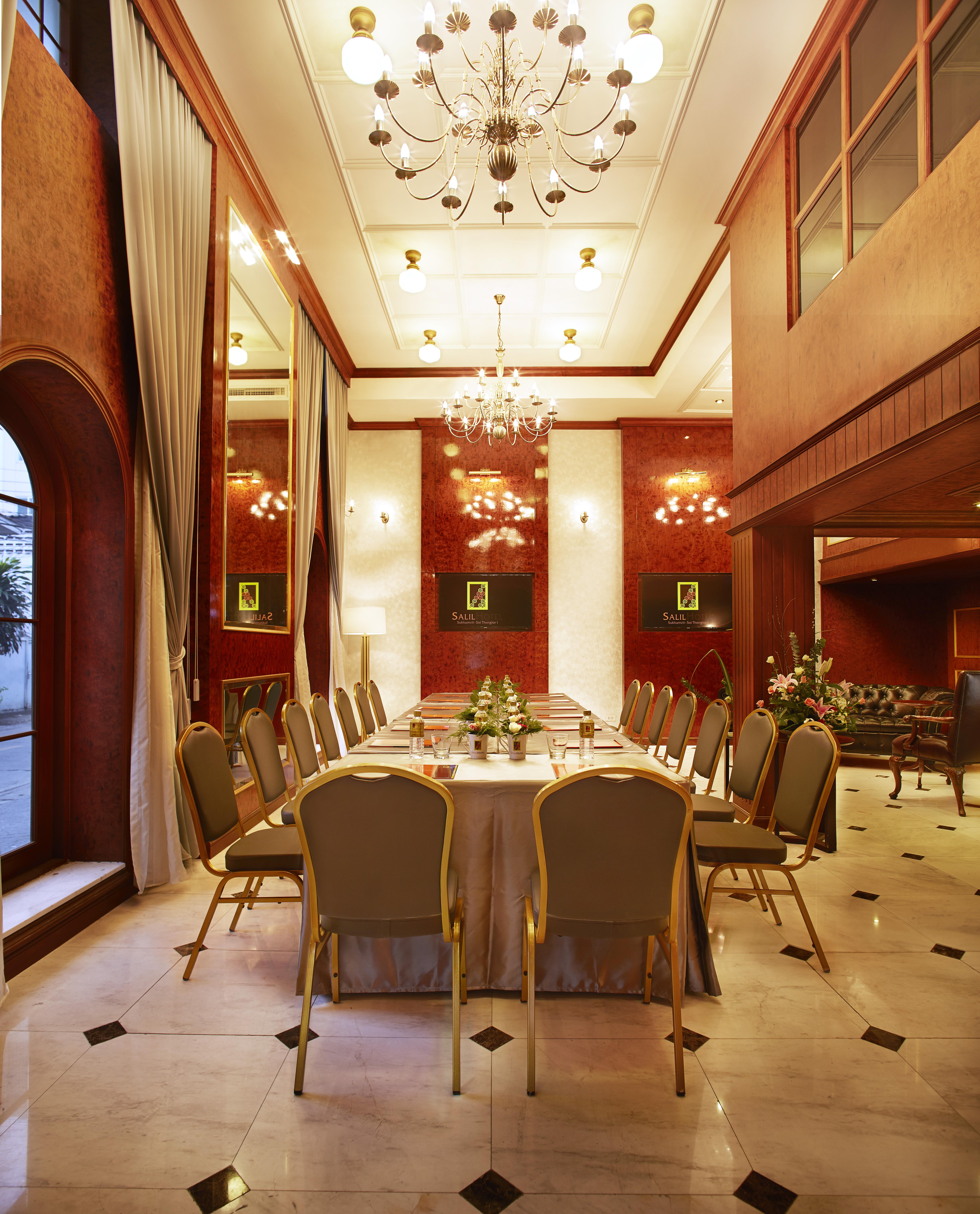 La Petite Salil Sukhumvit Thonglor 1 Hotel Banguecoque Exterior foto
