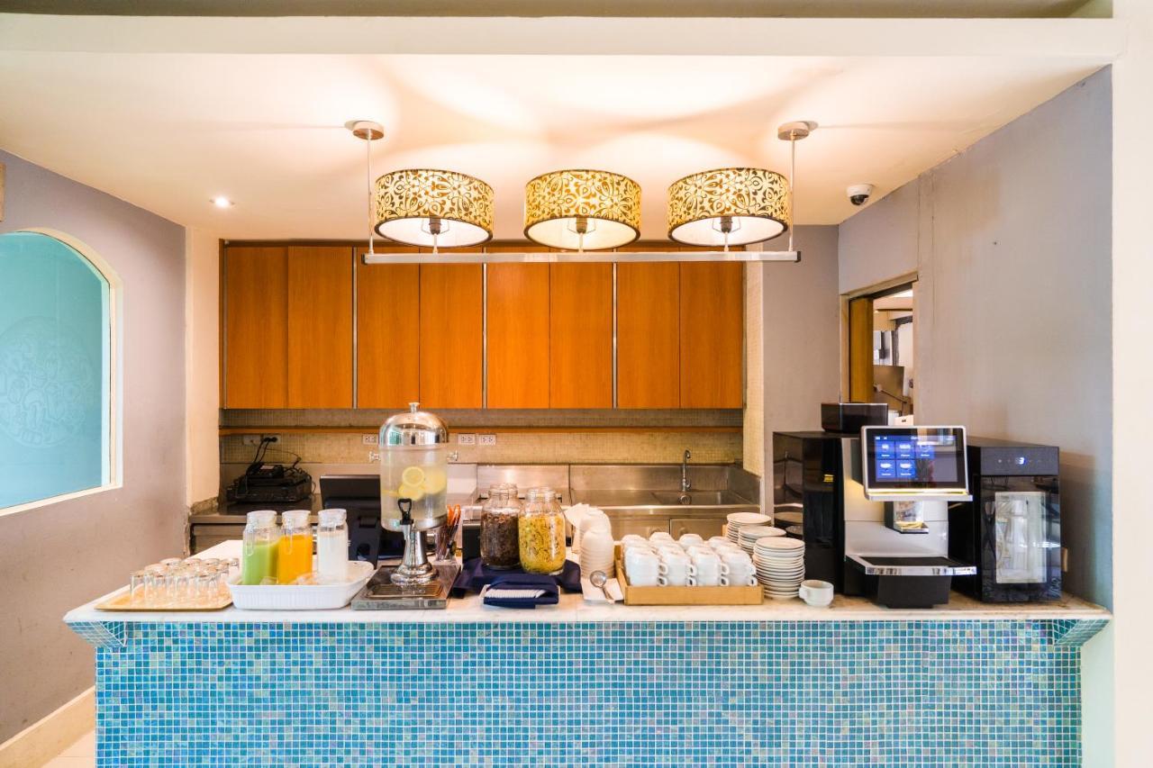 La Petite Salil Sukhumvit Thonglor 1 Hotel Banguecoque Exterior foto