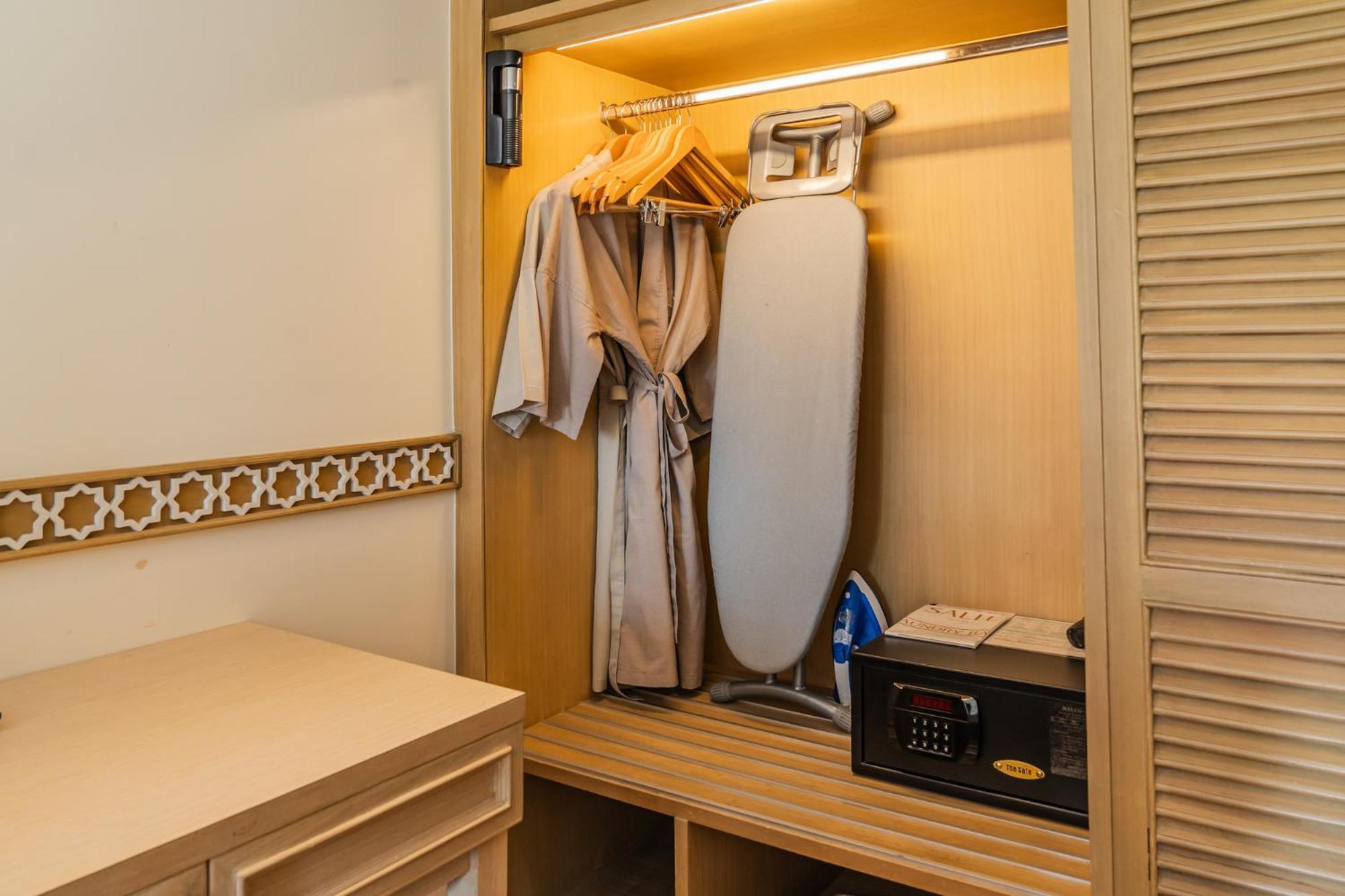 La Petite Salil Sukhumvit Thonglor 1 Hotel Banguecoque Exterior foto