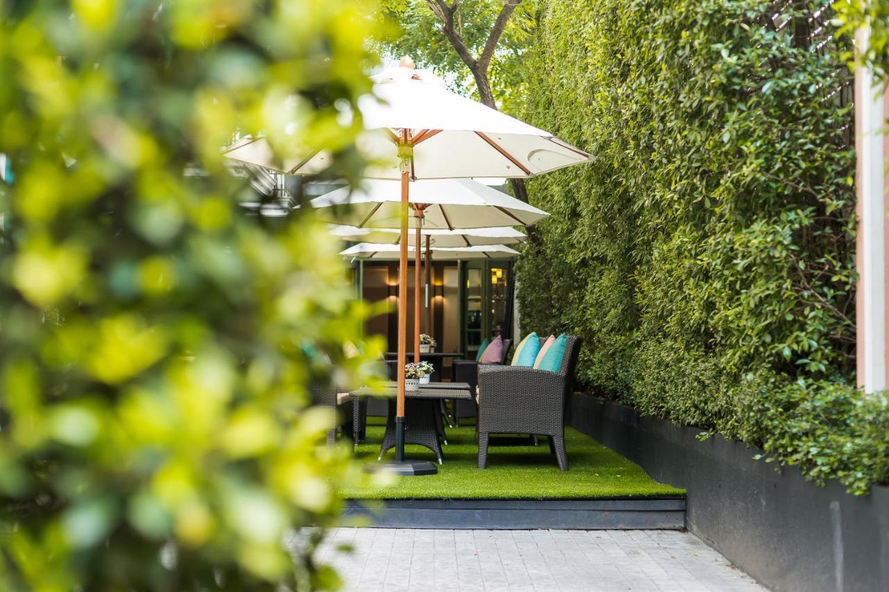 La Petite Salil Sukhumvit Thonglor 1 Hotel Banguecoque Exterior foto